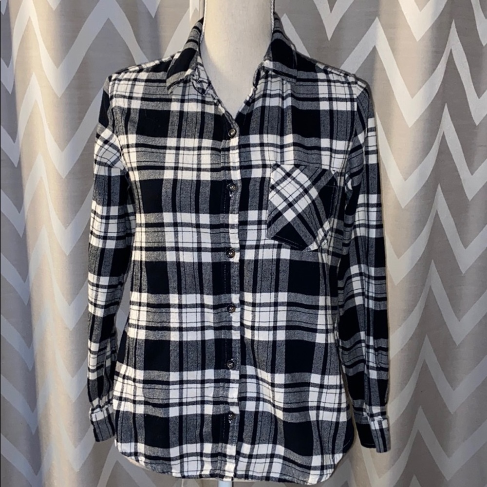100% Cotton Soft Plaid Flannel Shirt FOREVER 21 F21 Black & White Button Front